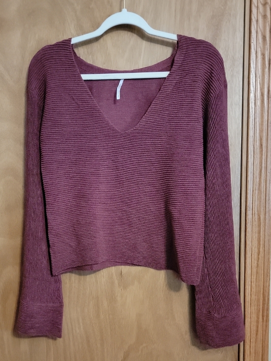 Free People Sweaters - Free People Ribbed V-Neck Sweater in Burgundy